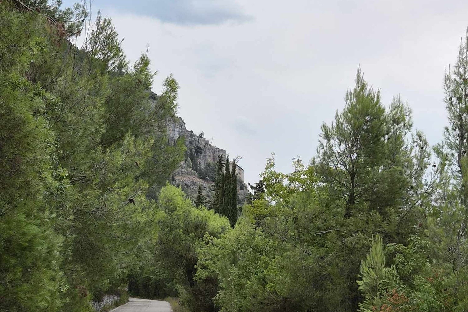 Cammino sul Morrone nei luoghi legati a Pietro del Morrone e Celestino V